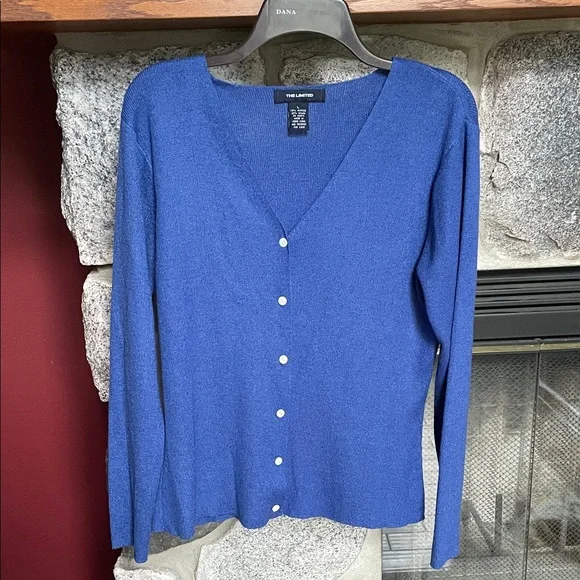 The Limited Sleeveless and Cardigan Set - Picture 4 of 7